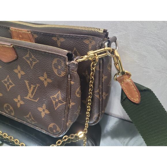 Louis Vuitton Multi Pochette Accessoires Crossbody Bag - Picture 4 of 10
